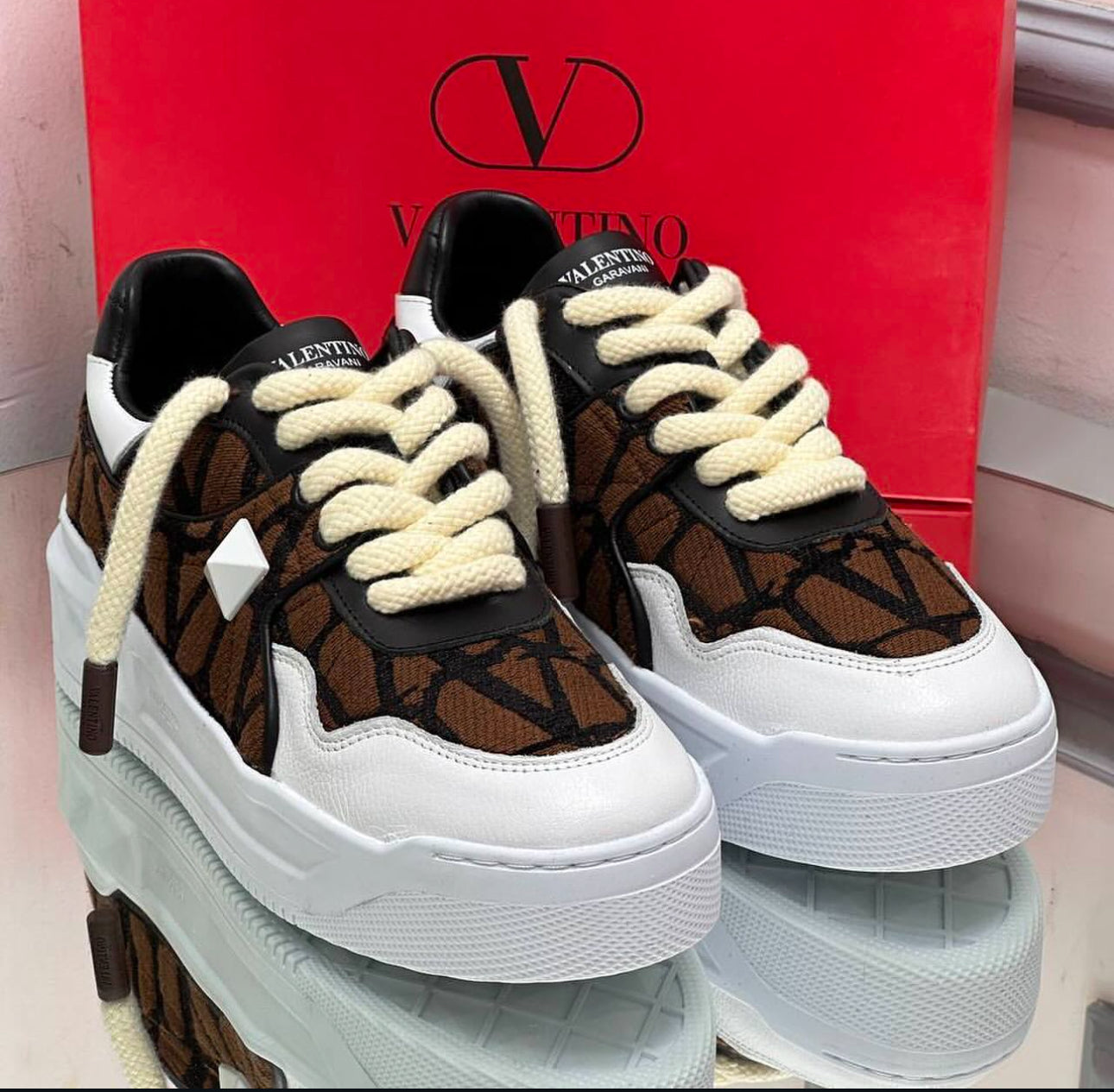 VALENTINO PATIKE